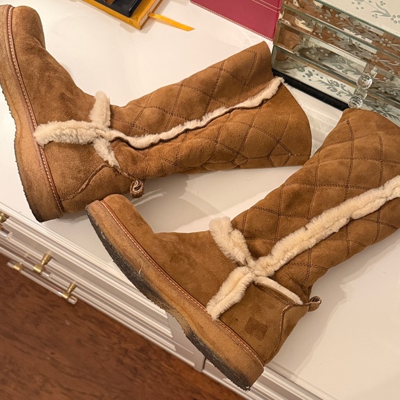 Moncler Women's Tan Shearling Merino Sheep Fur Boots - Picture 11 of 12